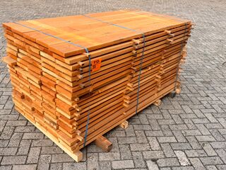 Ca. 100x Douglas Planken Fijnbezaagd, 30x200mm, lengte 200cm